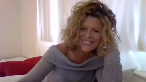 Snapshot of haileys123 chatting on 12-28-24, 11:16 Hailey online show from 12-28-24, 11:16