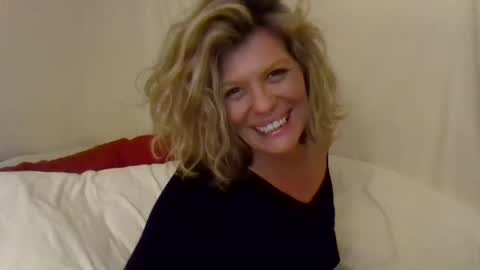 Snapshot of haileys123 chatting on 01-12-25, 04:21 Hailey online show from 01-12-25, 04:21