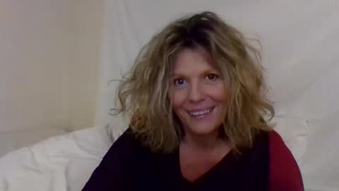 Snapshot of haileys123 chatting on 02-10-25, 02:52 Hailey online show from 02-10-25, 02:52