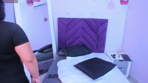 haileystonei online show from 02-05-25, 11:55