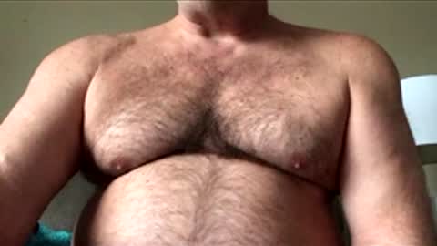 Snapshot of hairbear5 chatting on 02-20-26, 04:40 Bruce online show from 02-20-26, 04:40