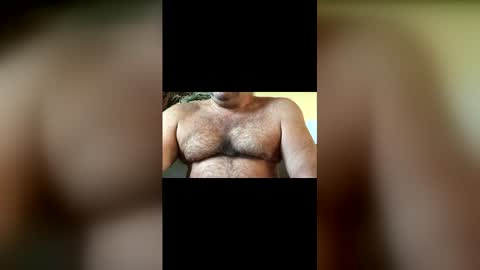 Snapshot of hairbear5 chatting on 05-21-26, 01:18 Bruce online show from 05-21-26, 01:18