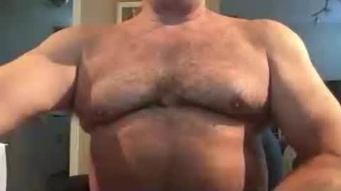 Snapshot of hairbear5 chatting on 07-11-26, 02:20 Bruce online show from 07-11-26, 02:20