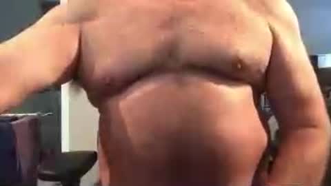 Snapshot of hairbear5 chatting on 07-12-26, 01:57 Bruce online show from 07-12-26, 01:57