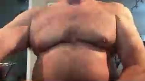 Snapshot of hairbear5 chatting on 07-17-26, 01:40 Bruce online show from 07-17-26, 01:40