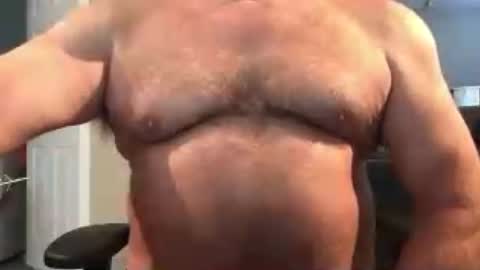 Snapshot of hairbear5 chatting on 07-31-26, 01:32 Bruce online show from 07-31-26, 01:32