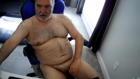 Snapshot of hairbear63 chatting on 07-12-26, 10:01 HairBear63 online show from 07-12-26, 10:01