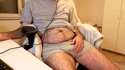 Snapshot of hairy_boy29 chatting on 11-15-25, 07:10 hairy_boy29 online show from 11-15-25, 07:10