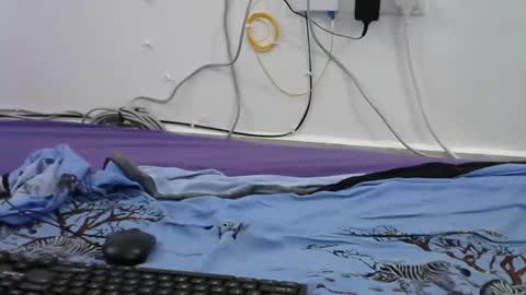 Snapshot of hairy_squiter chatting on 02-19-25, 12:46 Zaraha online show from 02-19-25, 12:46