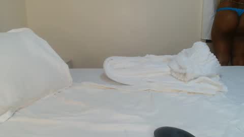 Snapshot of hairy_squiter chatting on 09-10-25, 09:04 Zaraha online show from 09-10-25, 09:04