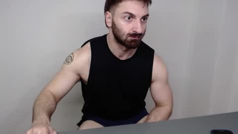 Snapshot of hairy_superman chatting on 04-05-26, 03:47 hairy_superman online show from 04-05-26, 03:47