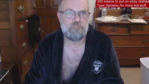 HairyDaddyBear69 online show from 04-20-26, 11:35