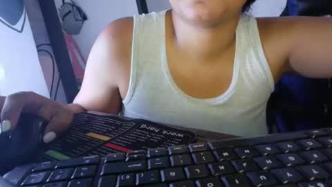 Snapshot of hairygirl83 chatting on 04-22-26, 04:52 hairygirl83 online show from 04-22-26, 04:52