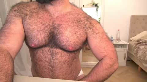 Snapshot of hairyinstinct chatting on 02-19-25, 11:25 hairyinstinct online show from 02-19-25, 11:25