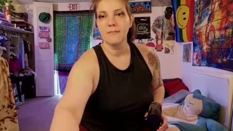 Snapshot of hairypoper chatting on 10-15-25, 07:47 hairypoper online show from 10-15-25, 07:47