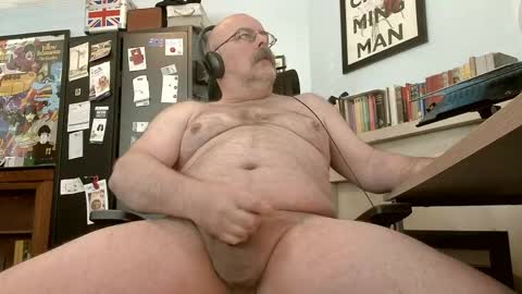 Snapshot of hairyuncut chatting on 04-30-26, 09:59 Ask me online show from 04-30-26, 09:59