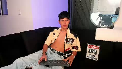 Snapshot of haku_ghospel chatting on 07-19-26, 02:59 HAKU support me to reach 100 likes 3 online show from 07-19-26, 02:59