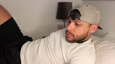 Independent       model  online show from 11-20-25, 10:09