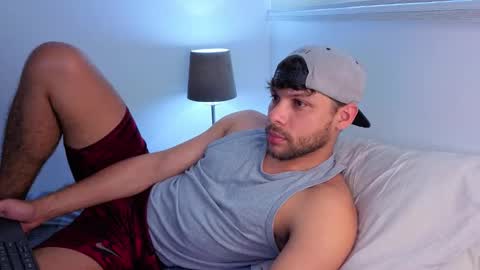 Independent       model  online show from 12-03-25, 10:08