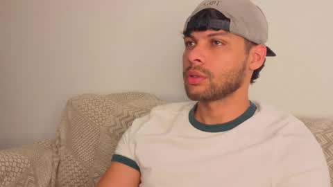 Independent       model  online show from 01-18-26, 07:17