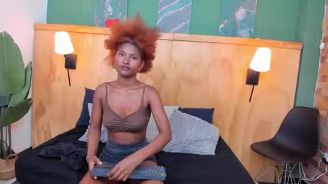 Halley Lorens online show from 10-23-25, 07:12