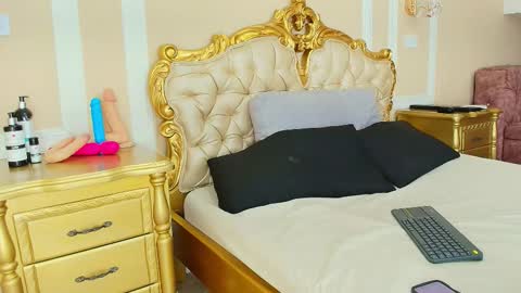 Hallie Stone online show from 02-05-26, 01:38