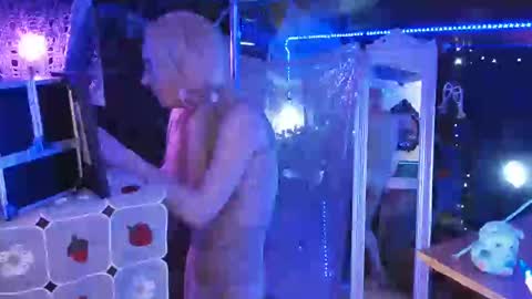 halovalentine online show from 01-25-25, 12:17