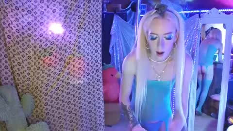 halovalentine online show from 03-09-25, 01:35