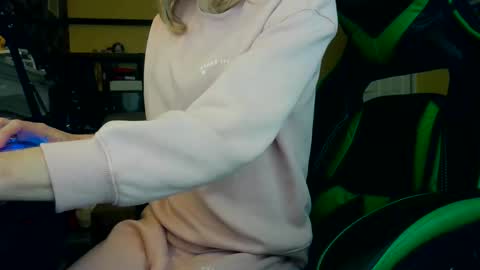 Sissy Sarah-Louise  online show from 02-26-26, 02:05