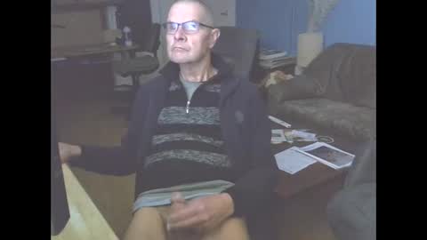 Snapshot of hamto65 chatting on 12-14-24, 04:09 Prefer men 80 online show from 12-14-24, 04:09