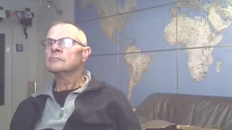 Snapshot of hamto65 chatting on 02-21-25, 10:26 Prefer men 80 online show from 02-21-25, 10:26