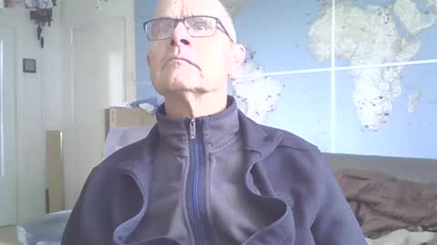 Snapshot of hamto65 chatting on 02-24-25, 09:53 Prefer men 80 online show from 02-24-25, 09:53