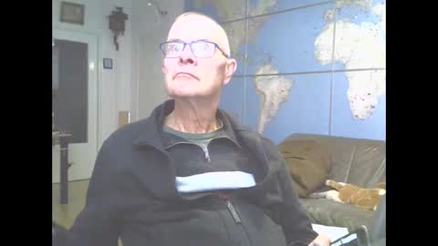 Snapshot of hamto65 chatting on 03-01-25, 09:26 Prefer men 80 online show from 03-01-25, 09:26