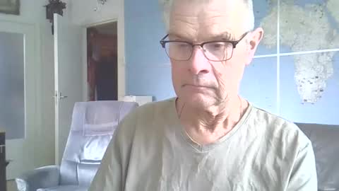 Snapshot of hamto65 chatting on 09-20-25, 02:51 Prefer men 80 online show from 09-20-25, 02:51