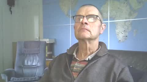 Snapshot of hamto65 chatting on 10-11-25, 03:43 Prefer men 80 online show from 10-11-25, 03:43