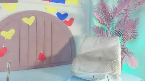 Snapshot of hanaahquinn chatting on 06-17-26, 01:01 hanaahquinn online show from 06-17-26, 01:01