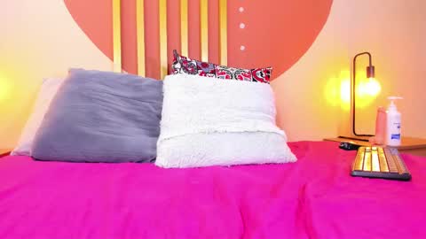 HANAH  online show from 02-25-25, 01:39