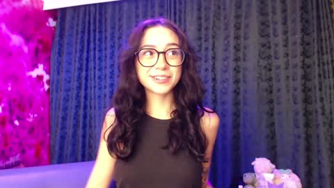 Hanaku  online show from 01-11-25, 02:04