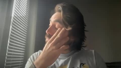 Snapshot of handcyclist25 chatting on 11-28-25, 05:48 Handcyclist25 online show from 11-28-25, 05:48