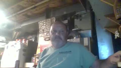 Snapshot of handiemanhere chatting on 04-30-26, 03:24 naked man online show from 04-30-26, 03:24