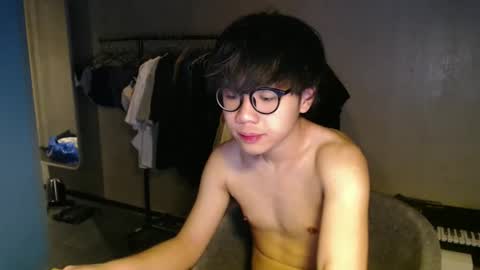 handsome_mannn online show from 12-15-25, 06:34