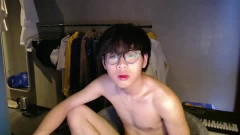 handsome_mannn online show from 05-17-26, 07:10