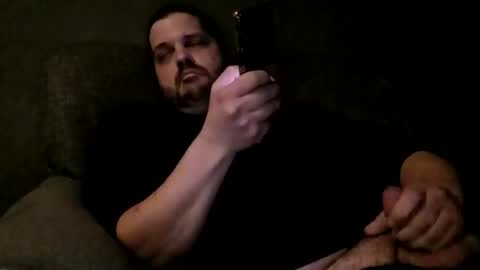 Handsomedaddy198923 online show from 01-12-26, 06:07