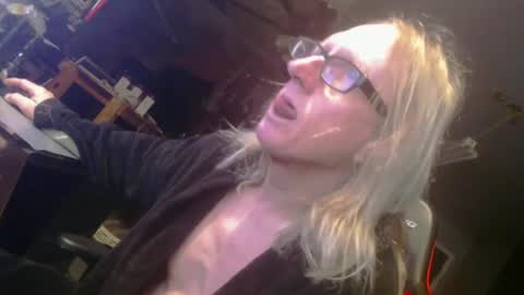 Snapshot of handyman5303 chatting on 01-19-25, 08:09 Handystudman online show from 01-19-25, 08:09