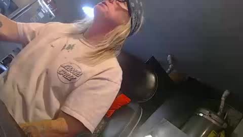 handystud33 online show from 10-13-25, 03:17