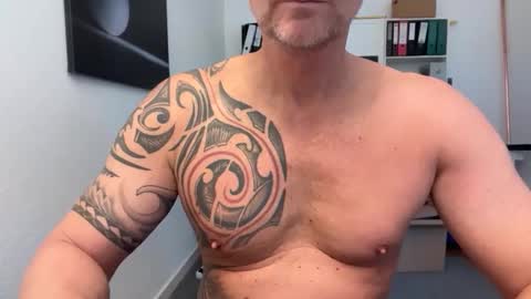 hanky online show from 11-03-25, 09:21