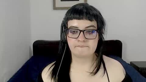 Snapshot of hanna99moon chatting on 09-17-25, 04:36 JUANA online show from 09-17-25, 04:36