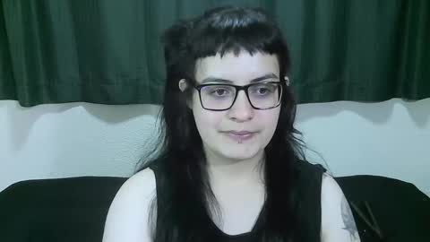 Snapshot of hanna99moon chatting on 12-04-25, 04:00 JUANA online show from 12-04-25, 04:00