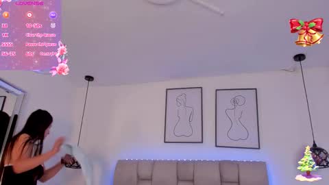 hanna__evans_ online show from 12-17-25, 11:16