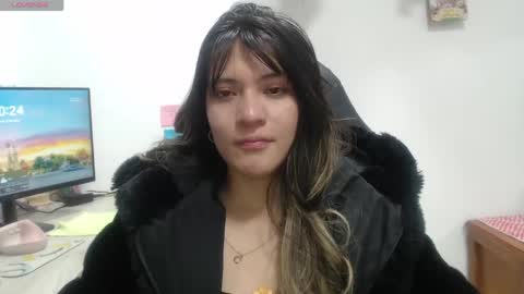 Snapshot of hanna__jones7 chatting on 05-19-26, 03:24 Hanna online show from 05-19-26, 03:24
